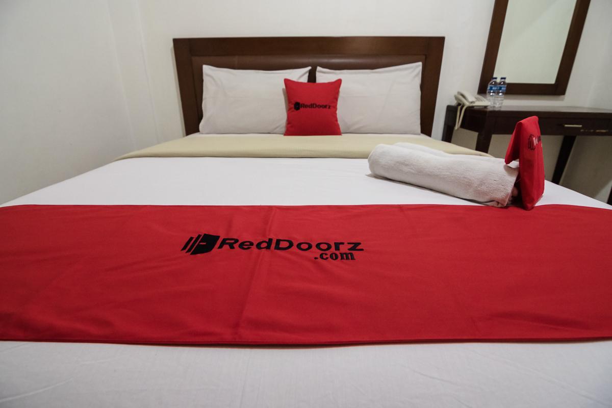 Hotel RedDoorz @ Buah Batu Bandung Zewnętrze zdjęcie