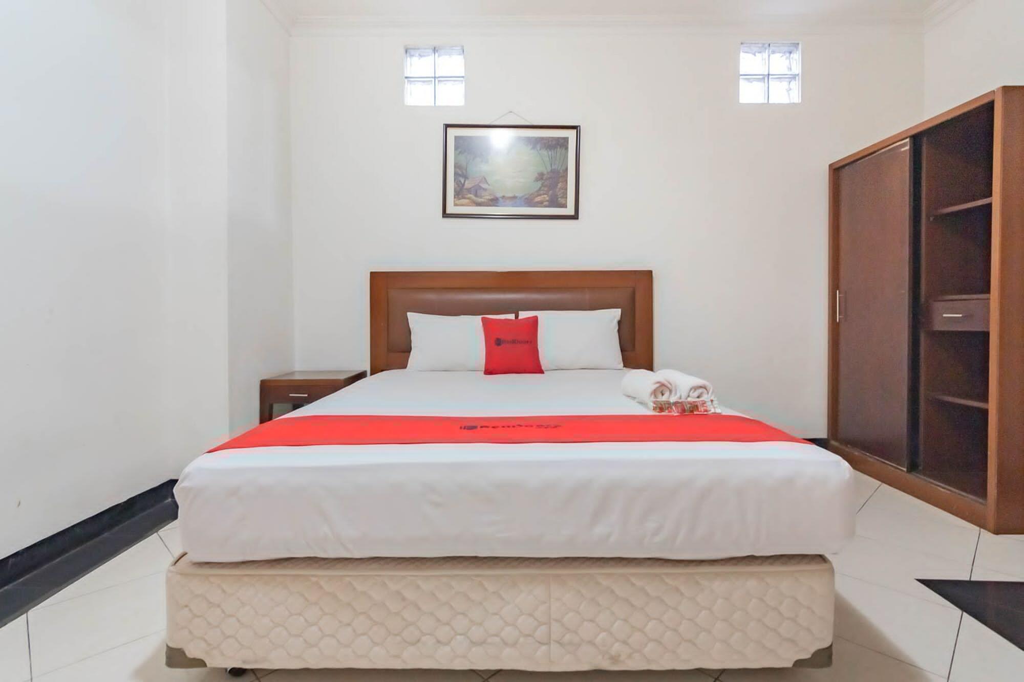 Hotel RedDoorz @ Buah Batu Bandung Zewnętrze zdjęcie