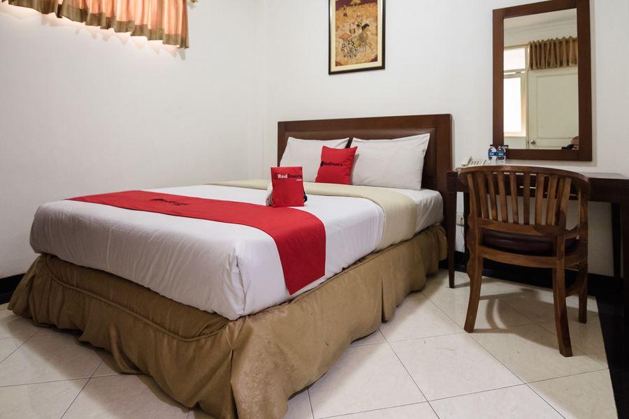 Hotel RedDoorz @ Buah Batu Bandung Zewnętrze zdjęcie